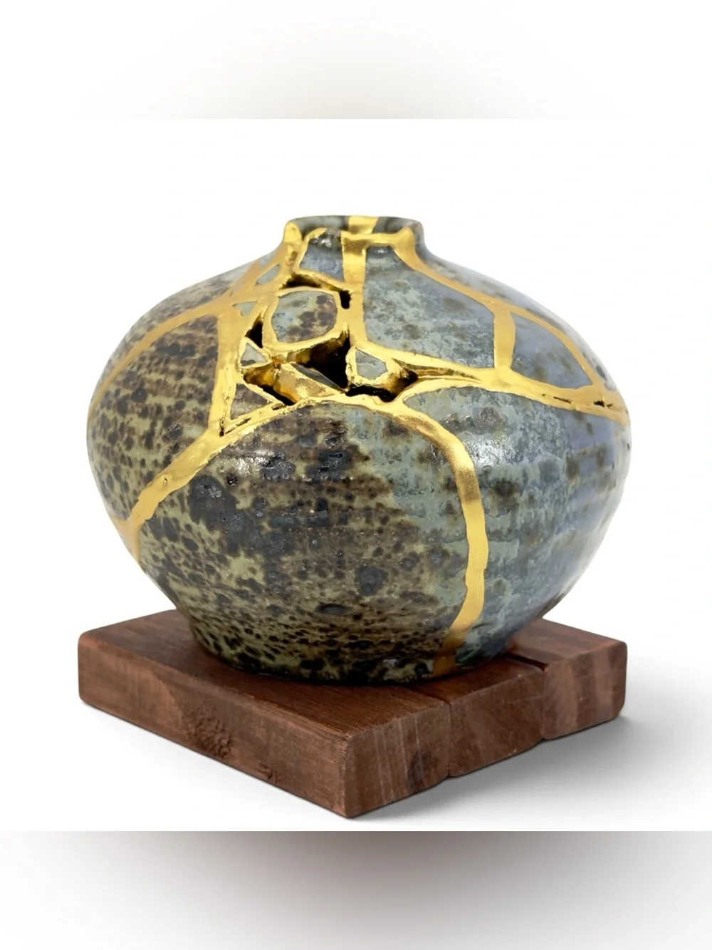 Kintsugi Vase Handmade Pottery Gold Crack Art Personal Growth Gift